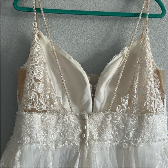 Stella York 6918 Princess Ballgown Wedding Dress - Picture 12 of 16